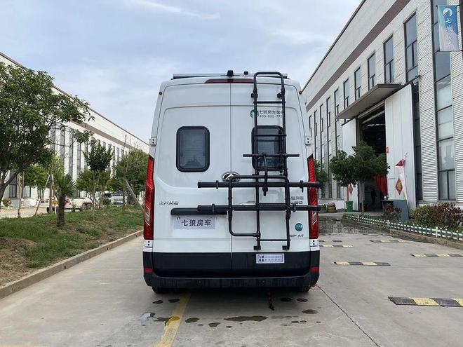 开云网站 Kaiyun开云B型房车也能拥有大床和卫浴间！七狼房车参展北京国际展(图10)