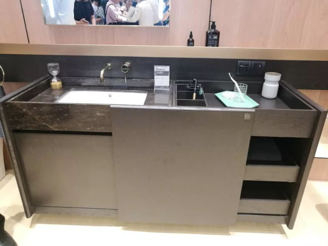 【上海厨卫展】看了1000家Kaiyun网址 开云浴室柜企业这些产品最流行！(图49)